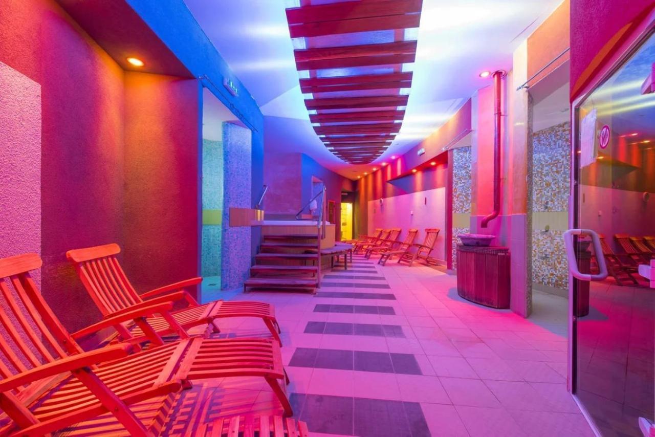 Hotel Spolcentrum Svit Exterior photo