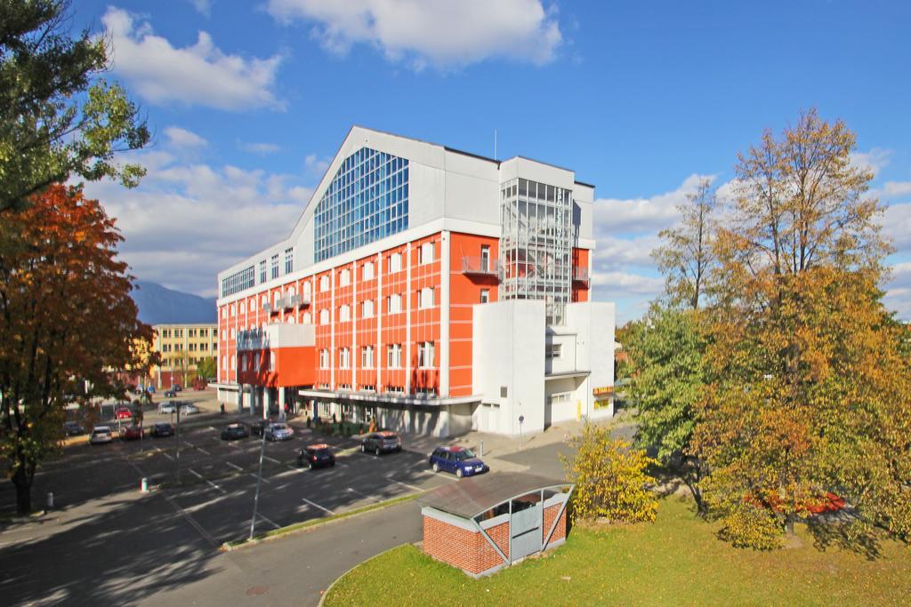 Hotel Spolcentrum Svit Exterior photo