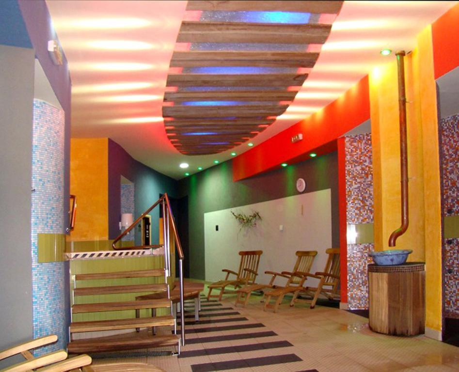 Hotel Spolcentrum Svit Exterior photo