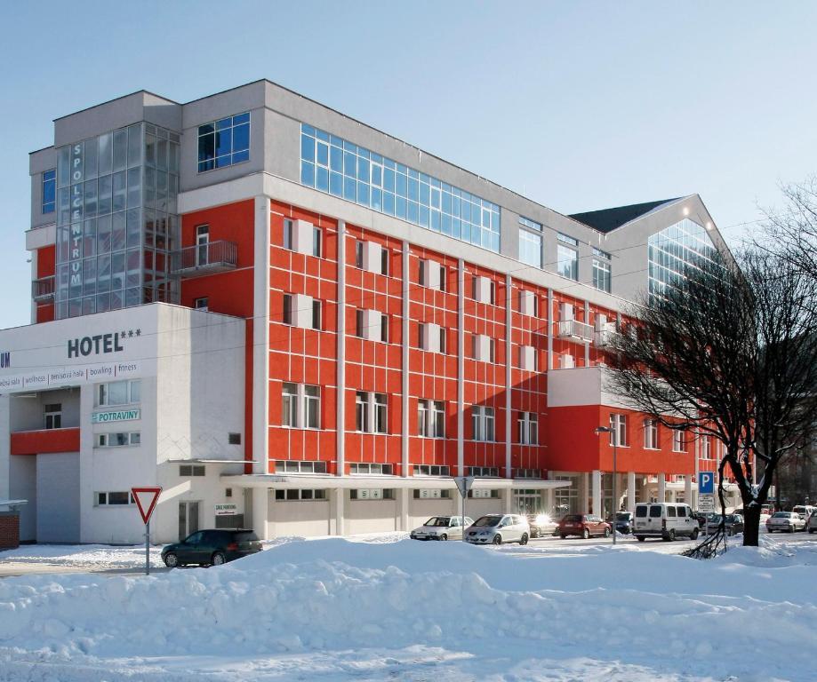 Hotel Spolcentrum Svit Exterior photo
