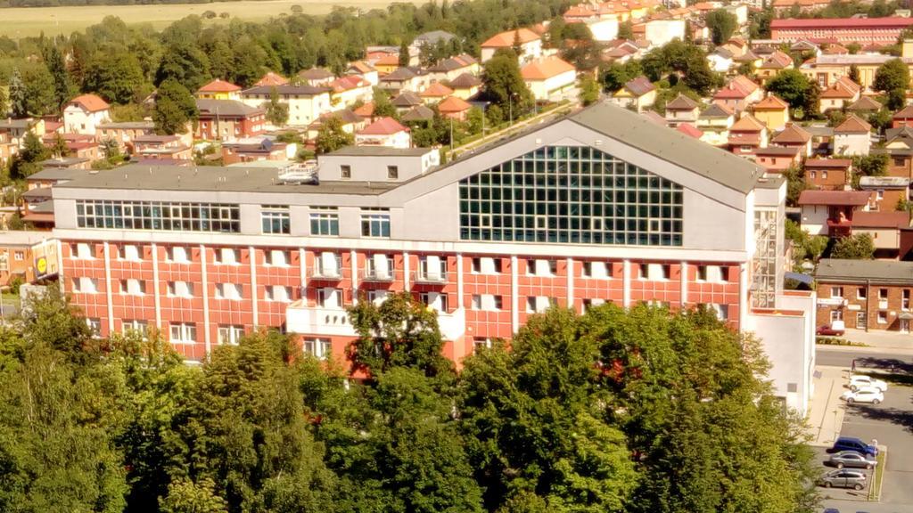 Hotel Spolcentrum Svit Exterior photo